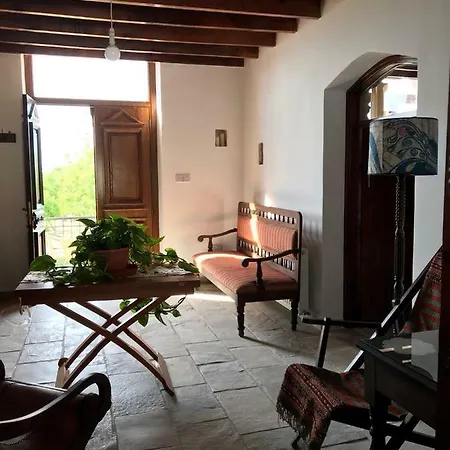 Gospodarstwo wiejskie Stone House